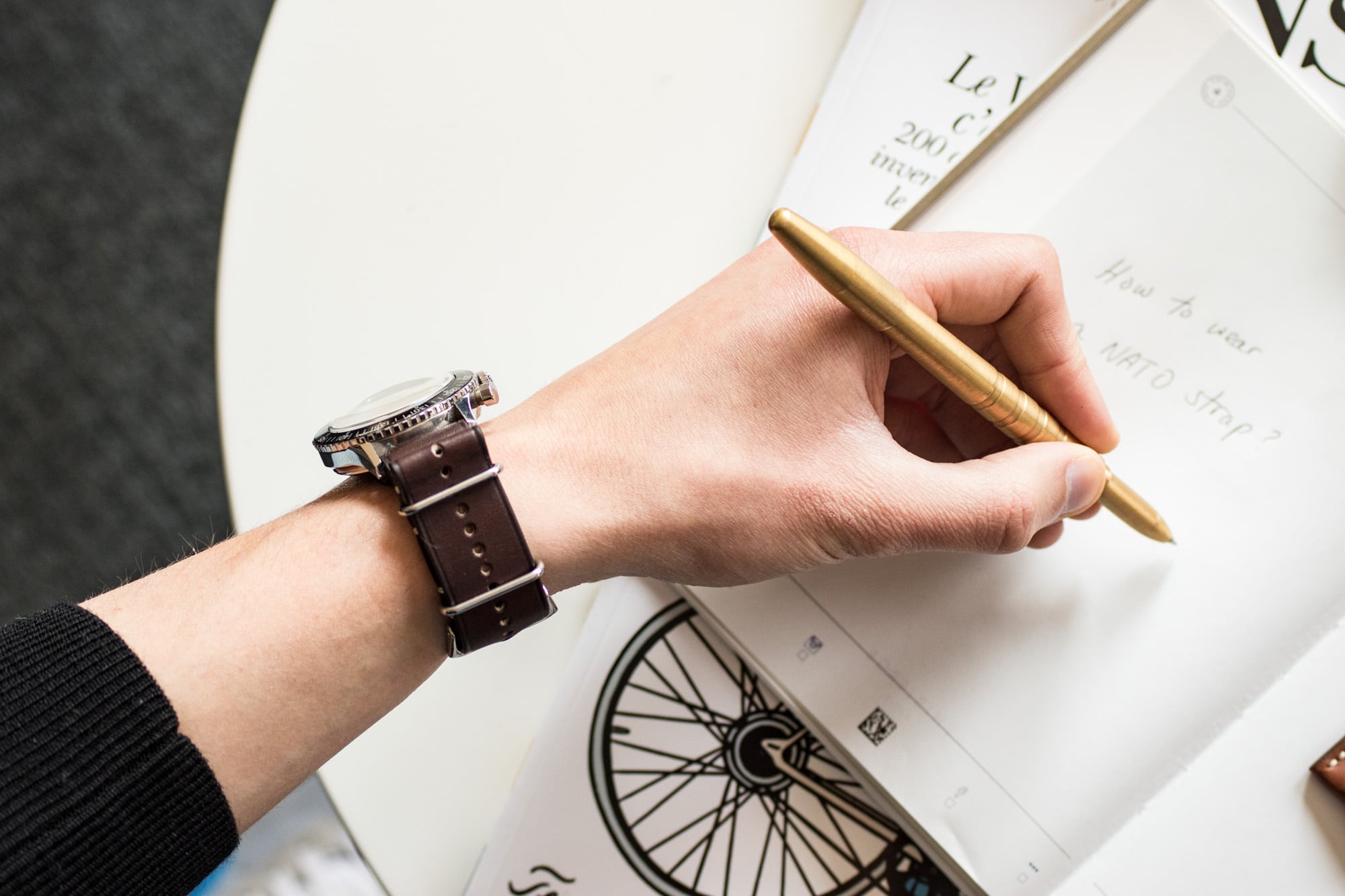 Comment porter un bracelet NATO ? La façon inversée