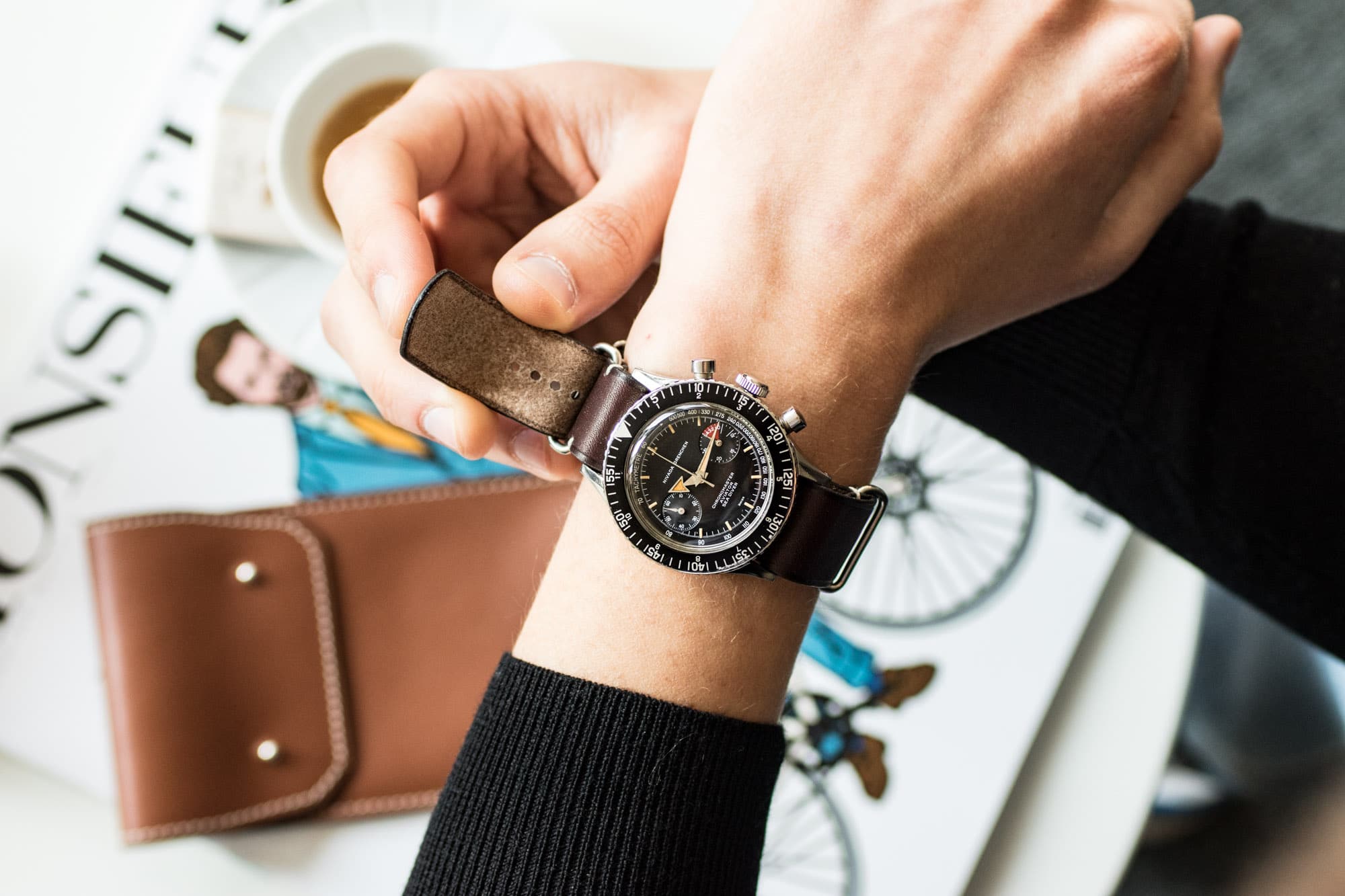 Comment porter un bracelet NATO ? La façon classique