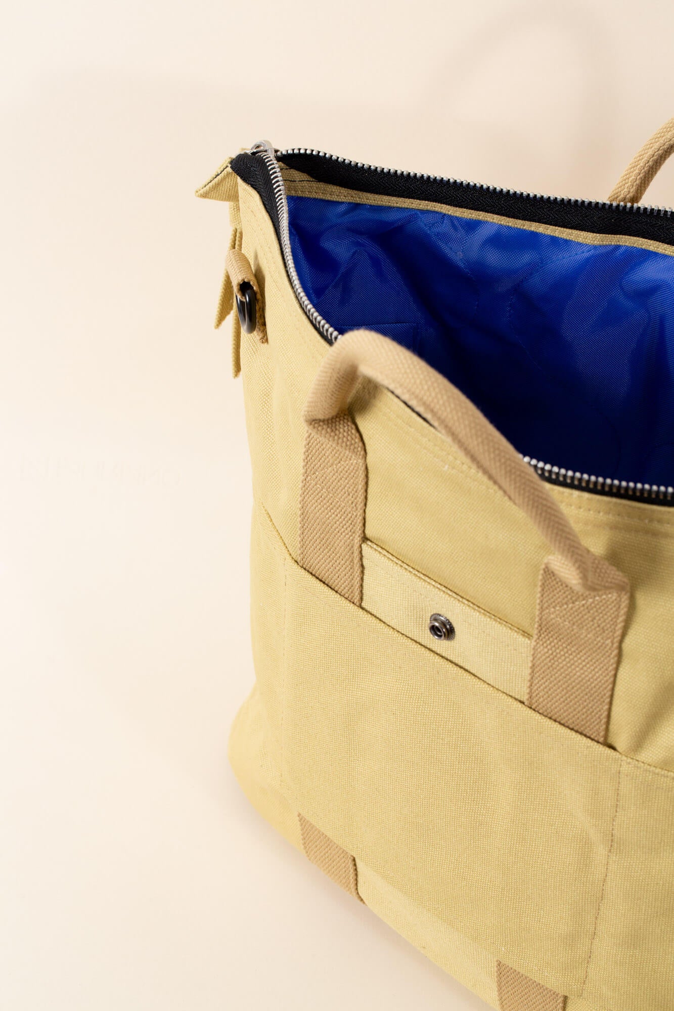 Maverick Helmet Bag - Cotton canvas bag - Desert Sand – Joseph Bonnie