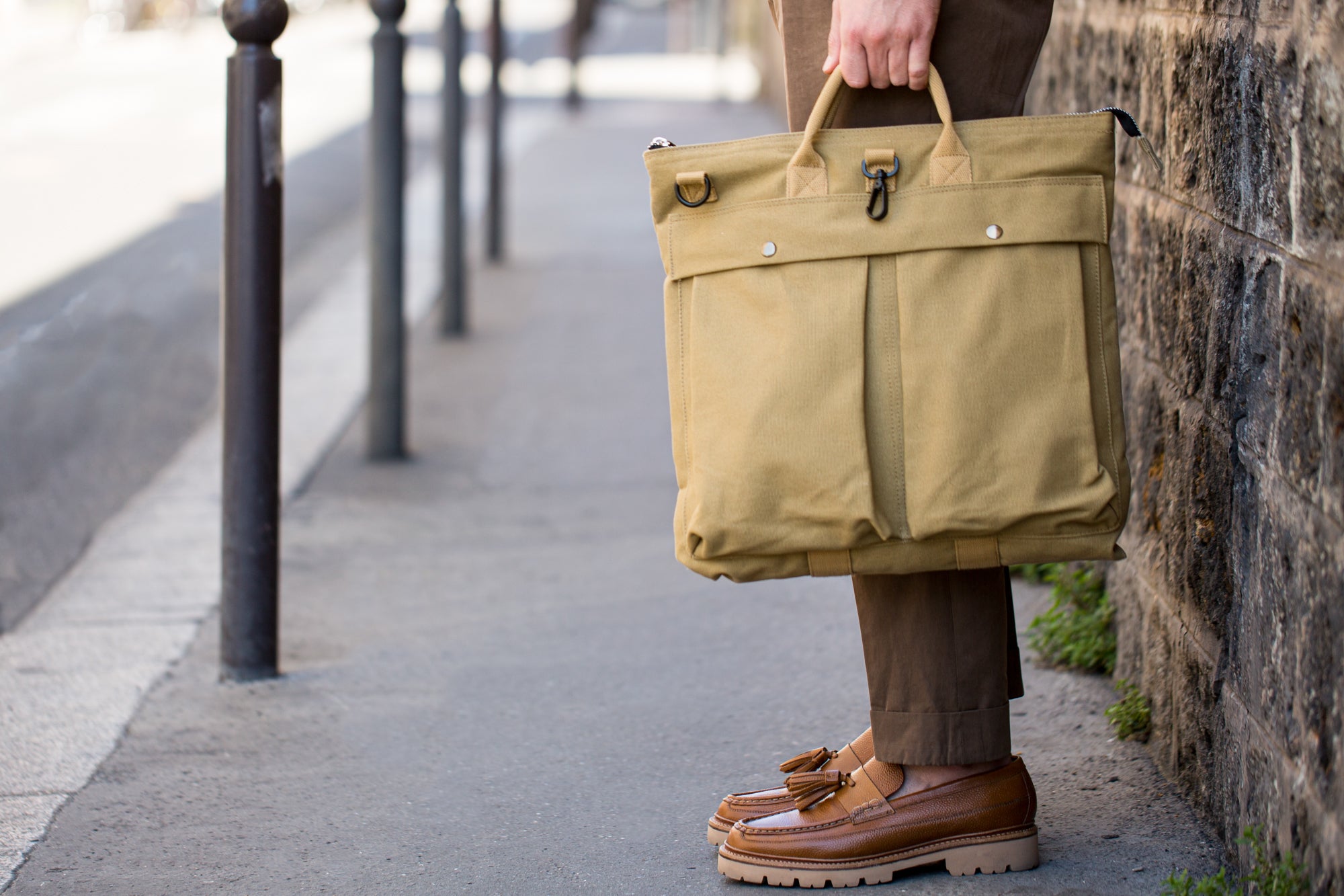 Maverick Helmet Bag - Cotton canvas bag - Desert Sand – Joseph Bonnie