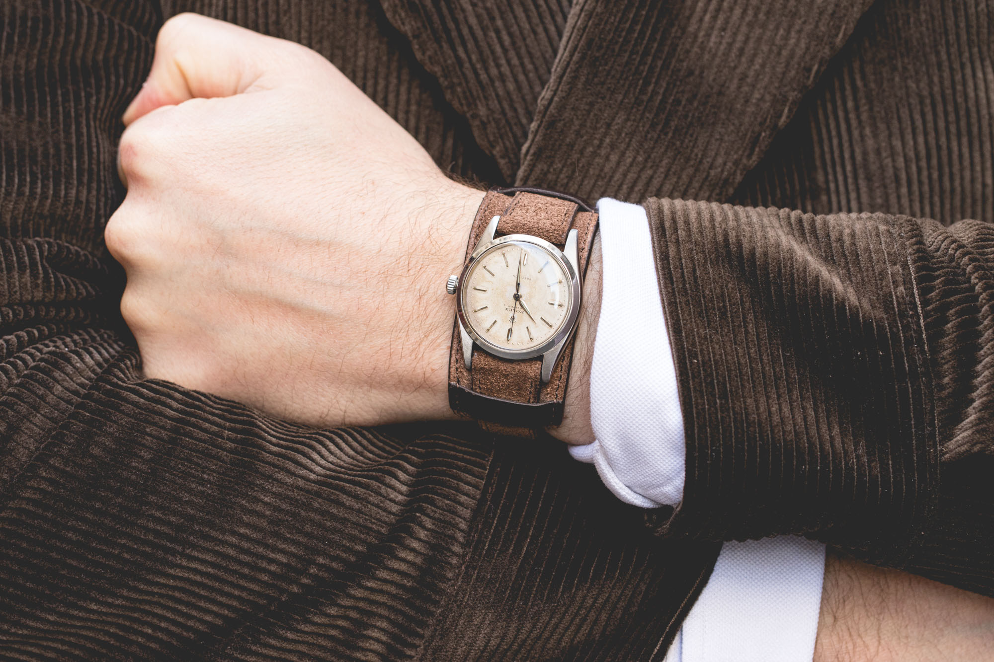 Le bracelet Bund : des origines à notre interprétation