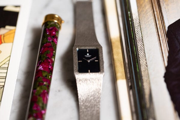 UNIVERSAL GENEVE DEUX AIGUILLES